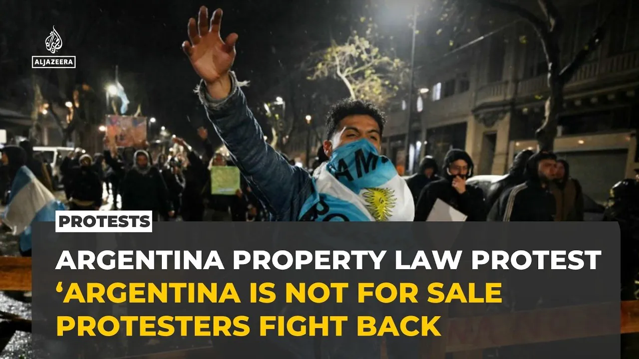 Argentina: The streets put a stop to plundering - aliran.com thumbnail