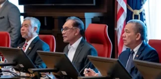 Is Zahid playing a long game while Anwar looks the other way?